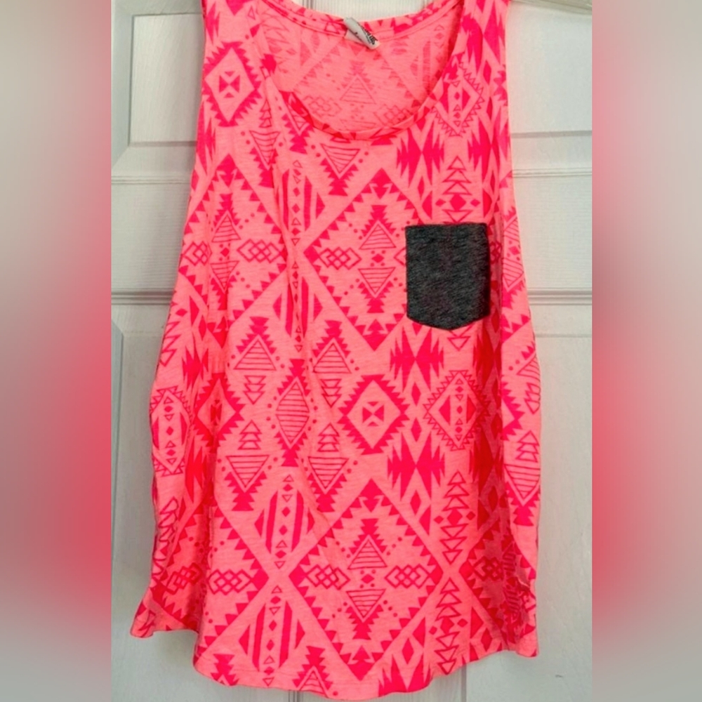 VS PINK Aztec Print Muscle tank w Grey accent pocket, Small EUC